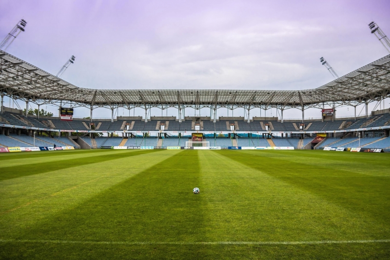 Nova lei permite venda de cerveja até duas horas antes e duas horas depois do início da partida. FOTO: PIXNIO