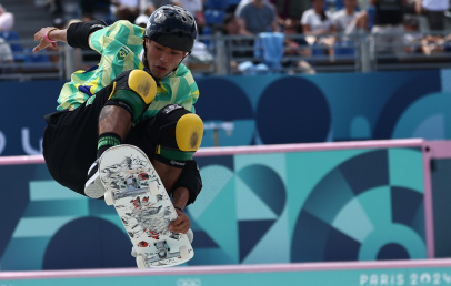 Japinha durante as eliminatórias do skate park masculino (Foto: Luiza Mores/COB)